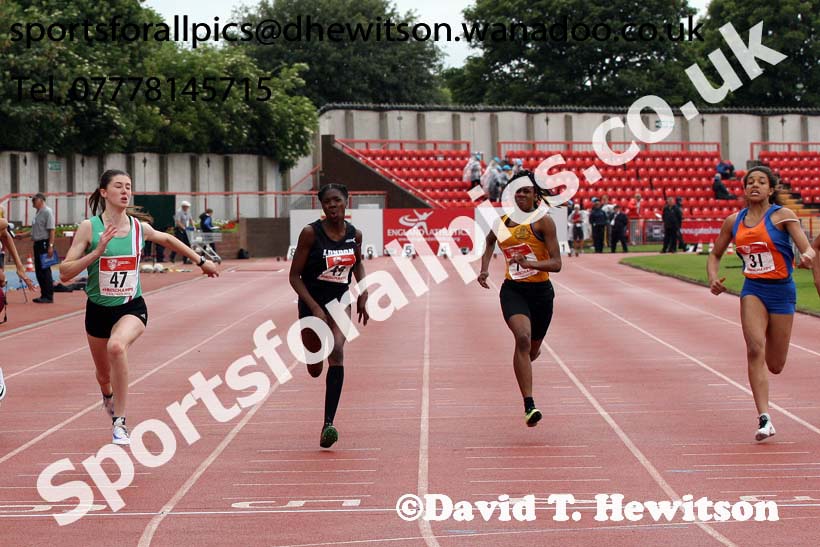 Junior girls 100 metres, English Schools Track and Field. Photo: David T. Hewitson/Sports for All Pics